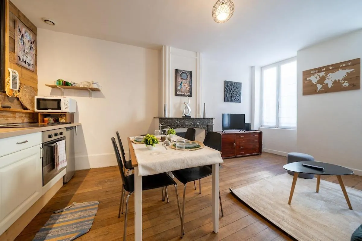 Cocon Poyol Studio Bois, Wifi En Hyper Centre Montelimar 0*,  France